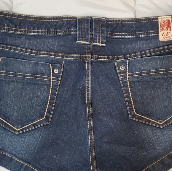 1.8 by YMI/Arizona/Lei lot of 3 jean shorts - Picture 3 of 8